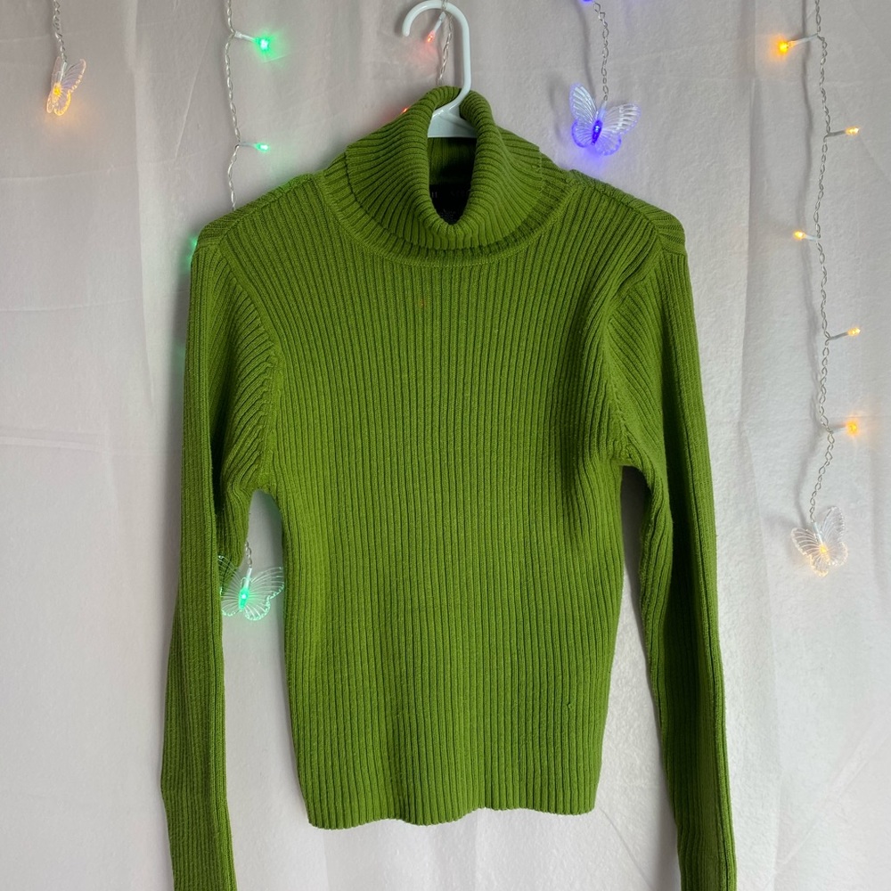Cute Green turtleneck, hardly worn!